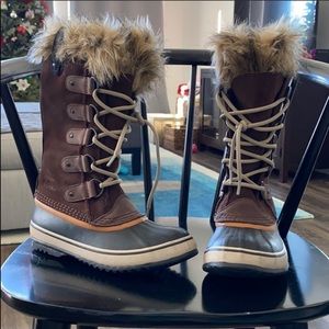 SOREL Joan of Arctic Snow Boots! Barely Used!
